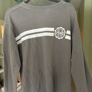 GRAY VS PINK CREWNECK